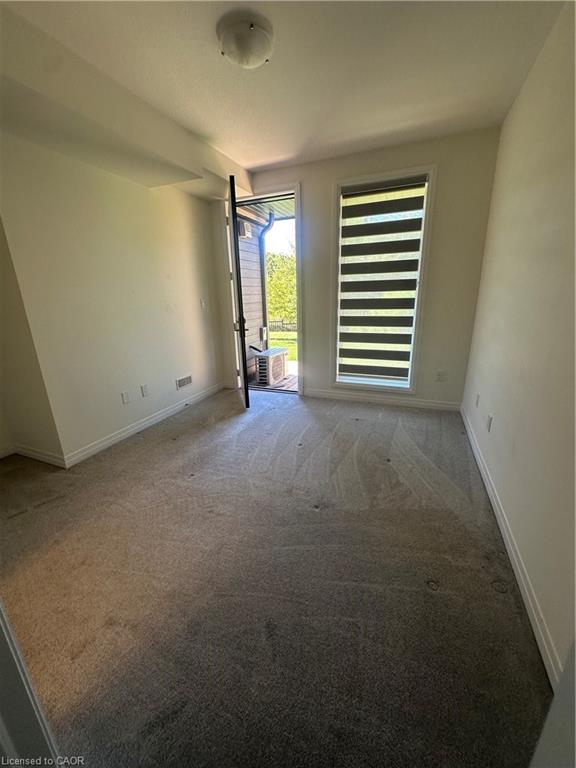 E11-261 Woodbine Avenue Property Photo 17