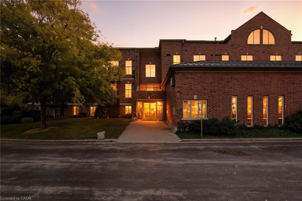 311-262 Dundas Street E Property Photo 1