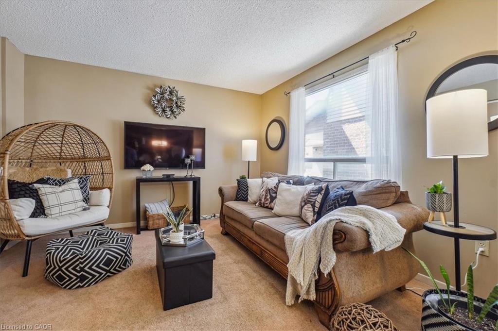7 Rosset Valley Court Property Photo 4