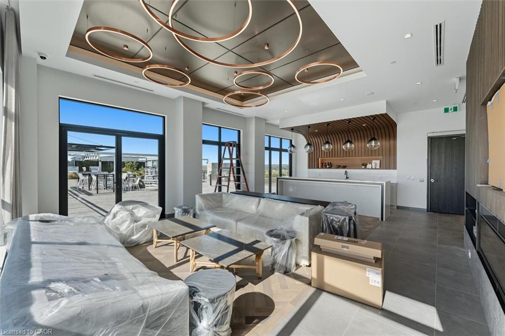 523-8888 Yonge Street Property Photo 1