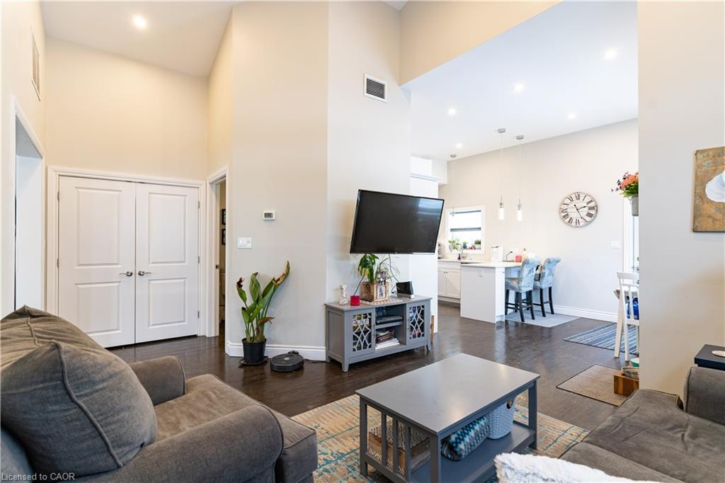 55 Snyder's Road W Property Photo 42