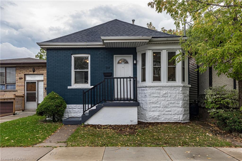 164 London Street N Property Photo 1