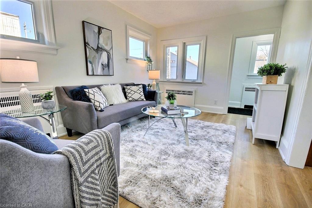 324 Wellington Street N Property Photo 5