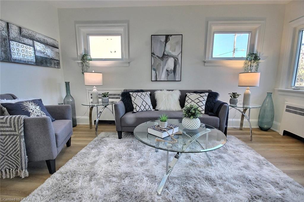 324 Wellington Street N Property Photo 11