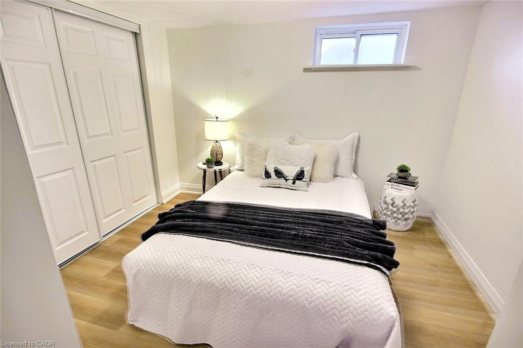 324 Wellington Street N Property Photo 17