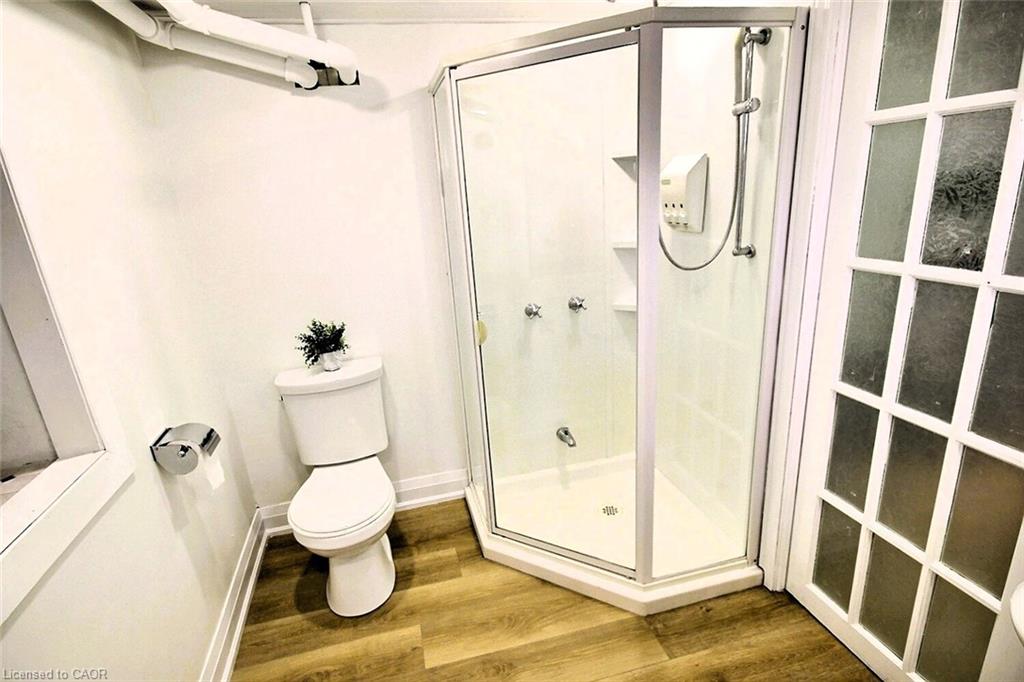 324 Wellington Street N Property Photo 19