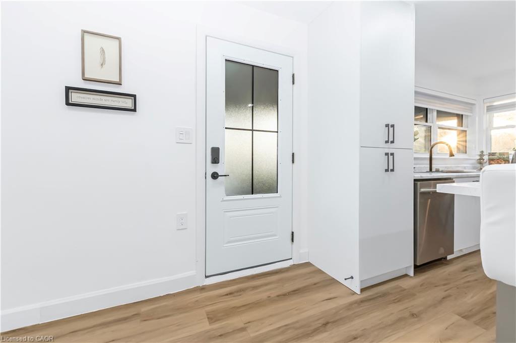 959 Mohawk Road E Property Photo 5