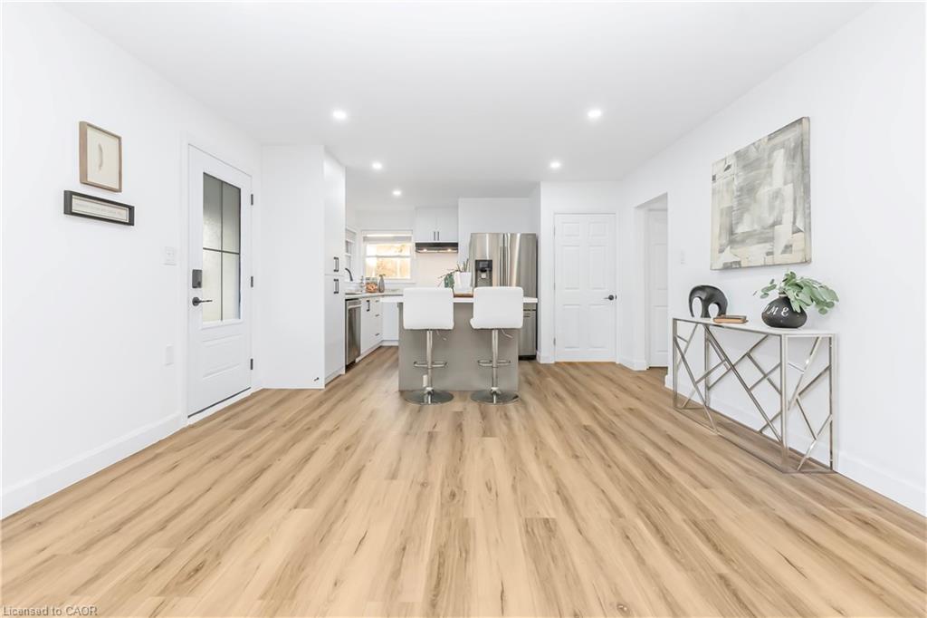 959 Mohawk Road E Property Photo 6