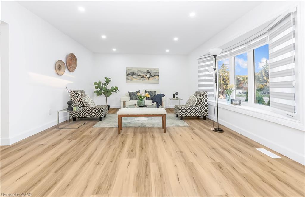 959 Mohawk Road E Property Photo 7