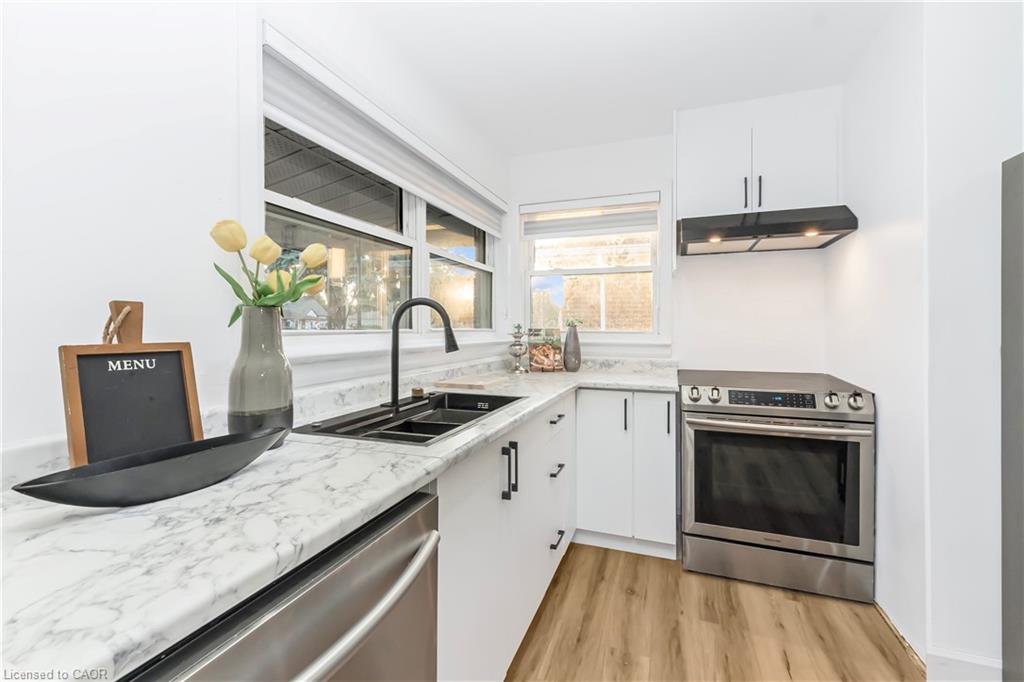 959 Mohawk Road E Property Photo 12