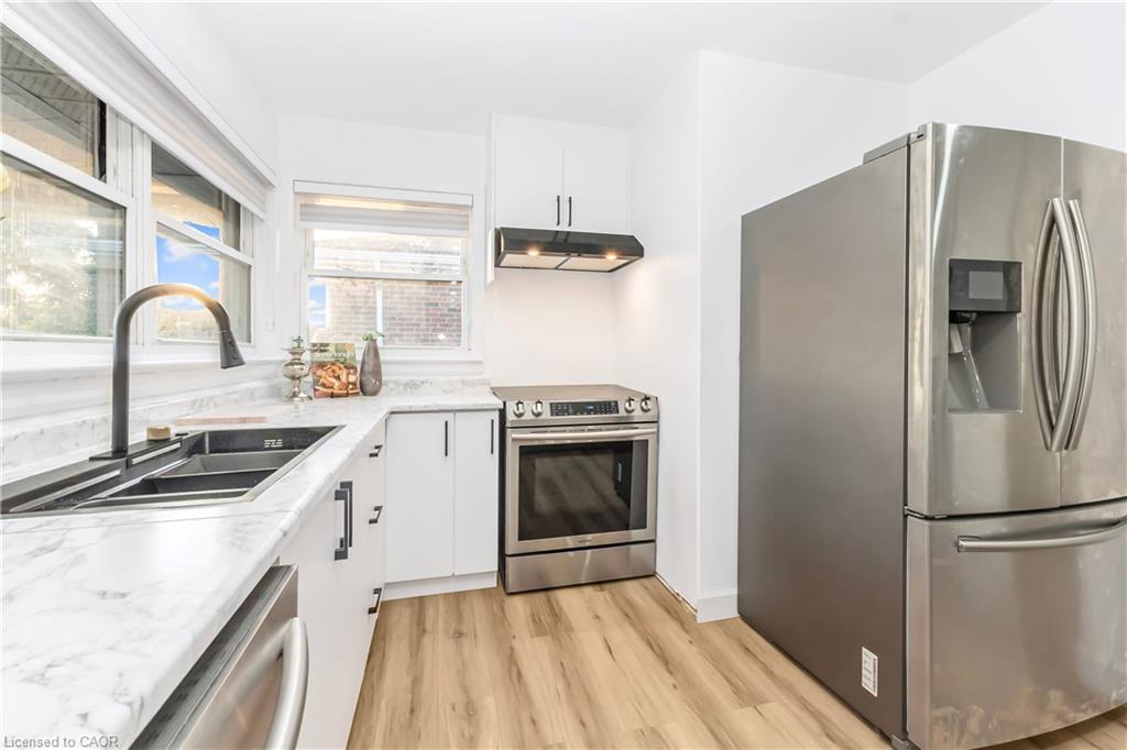 959 Mohawk Road E Property Photo 13