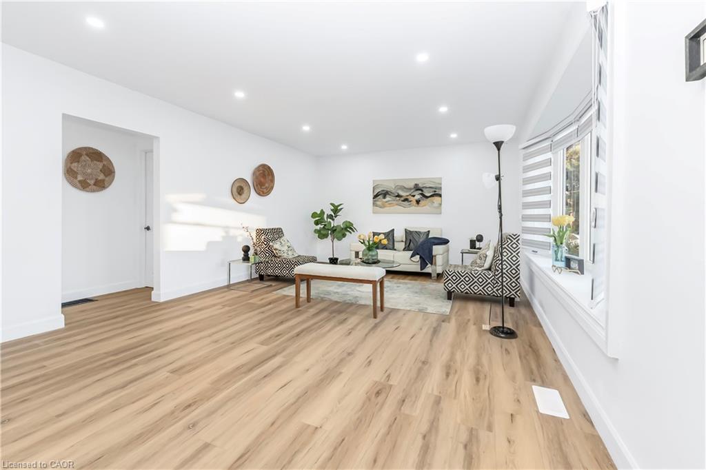 959 Mohawk Road E Property Photo 15