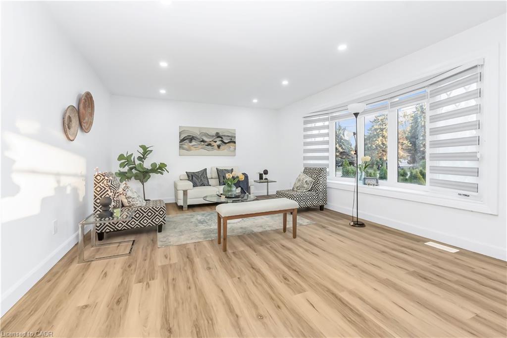 959 Mohawk Road E Property Photo 17