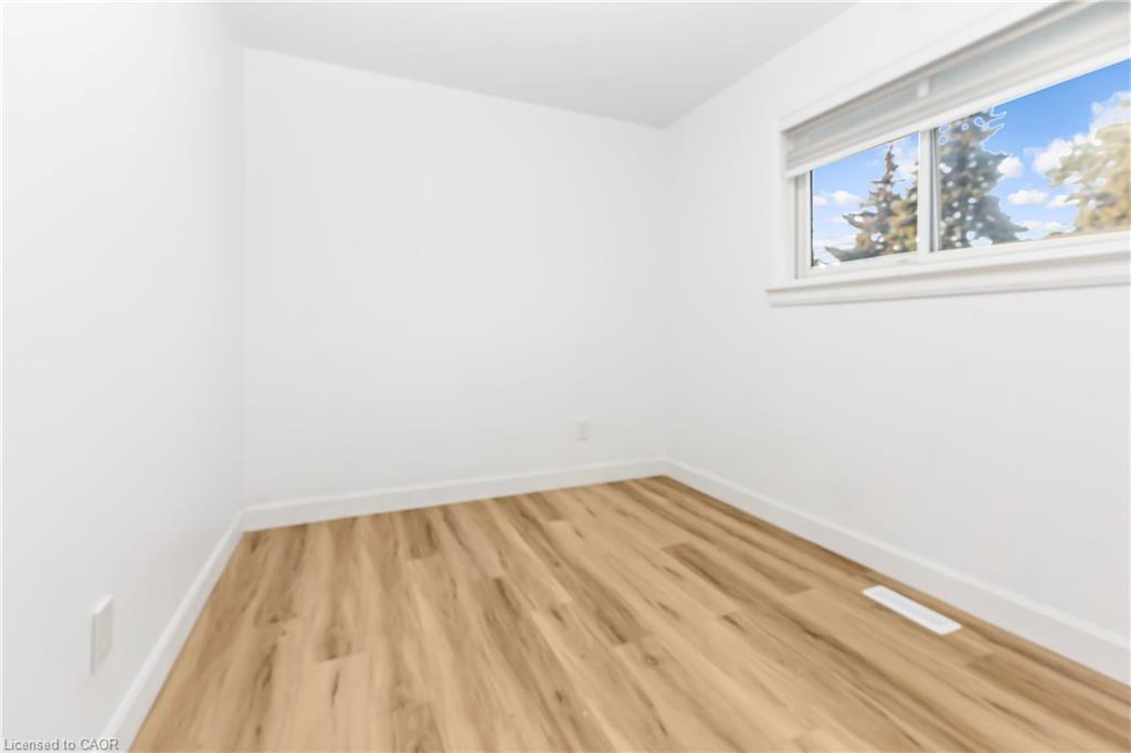 959 Mohawk Road E Property Photo 23