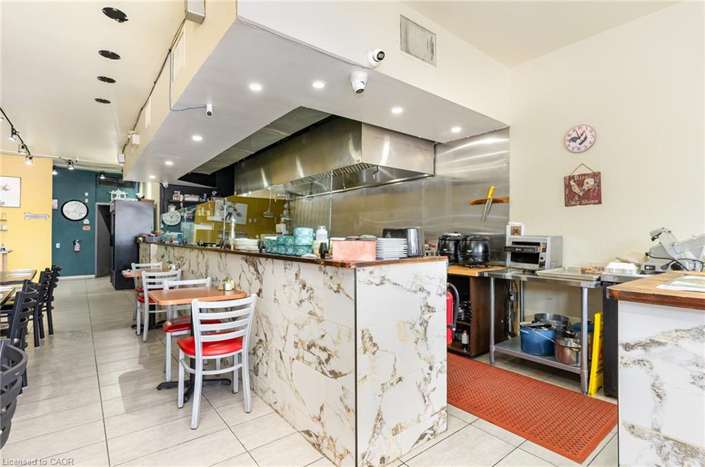 201 Ottawa Street N Property Photo 10