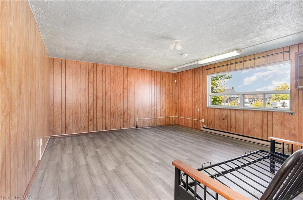 201 Ottawa Street N Property Photo 22