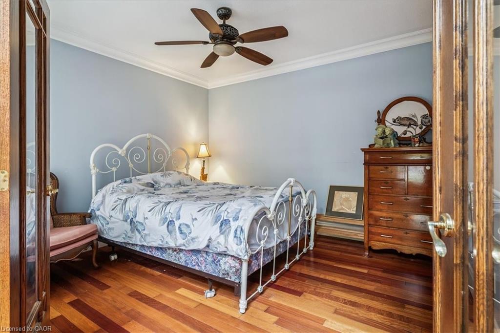 976 Garden Lane Property Photo 8