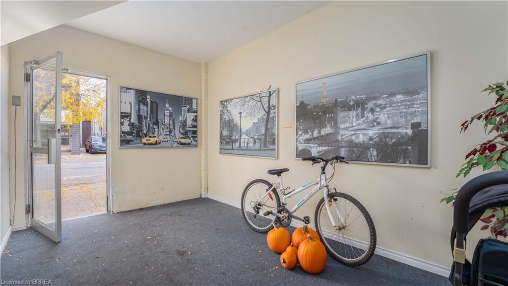 14 Colborne Street N Property Photo 3