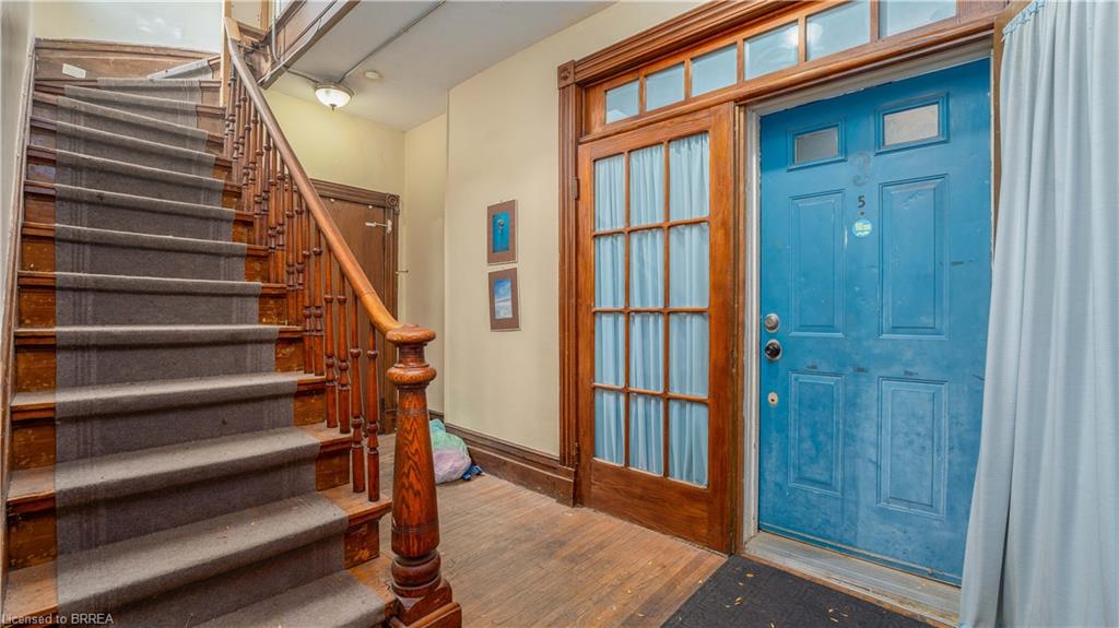 14 Colborne Street N Property Photo 5