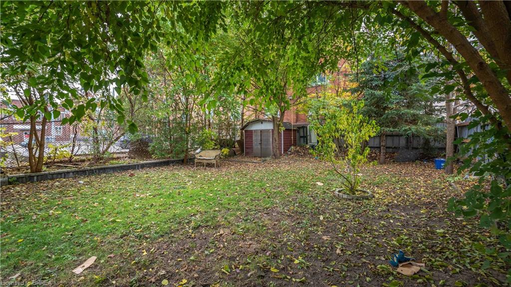 14 Colborne Street N Property Photo 8