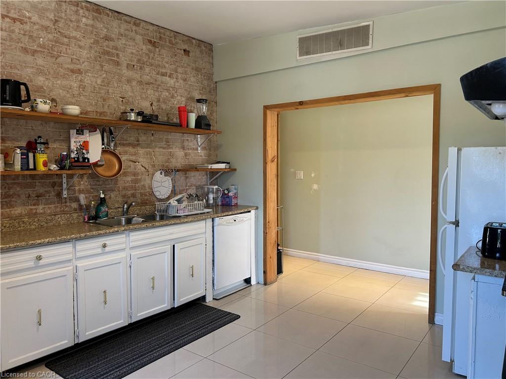 68 Robinson Street Property Photo 8