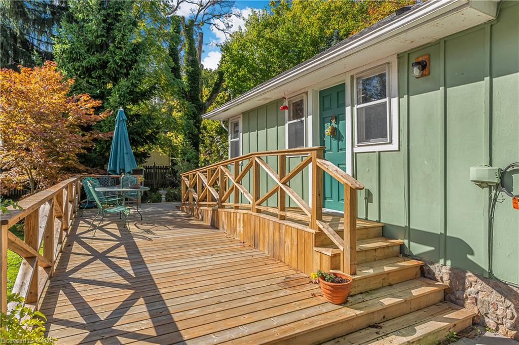 16 Wyckliffe Avenue Property Photo 3