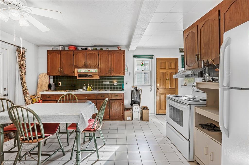 16 Wyckliffe Avenue Property Photo 6