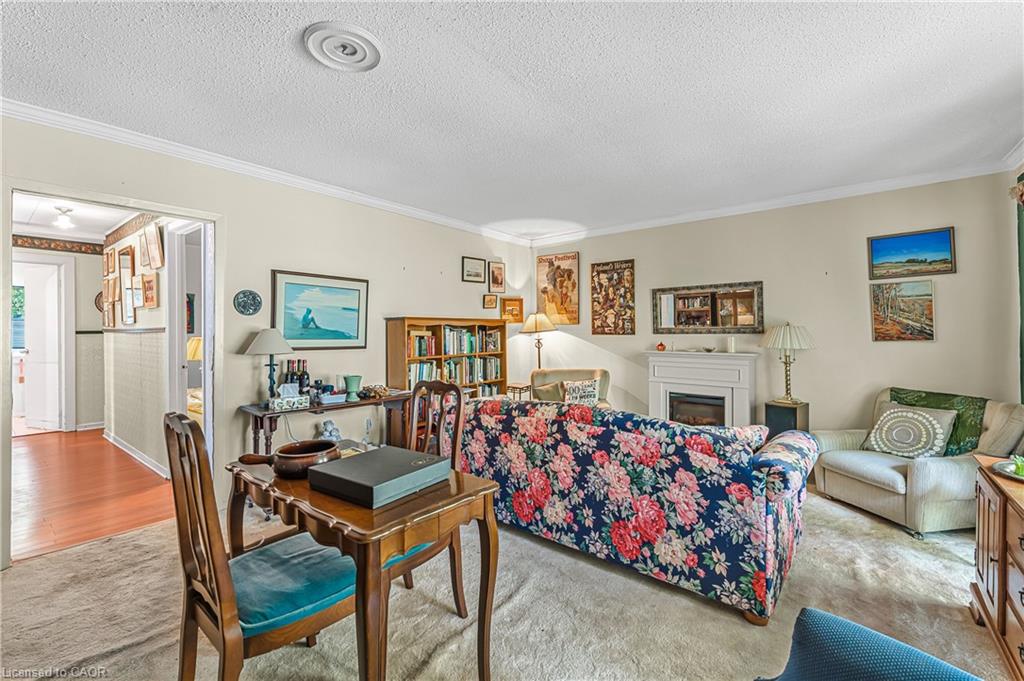 16 Wyckliffe Avenue Property Photo 7