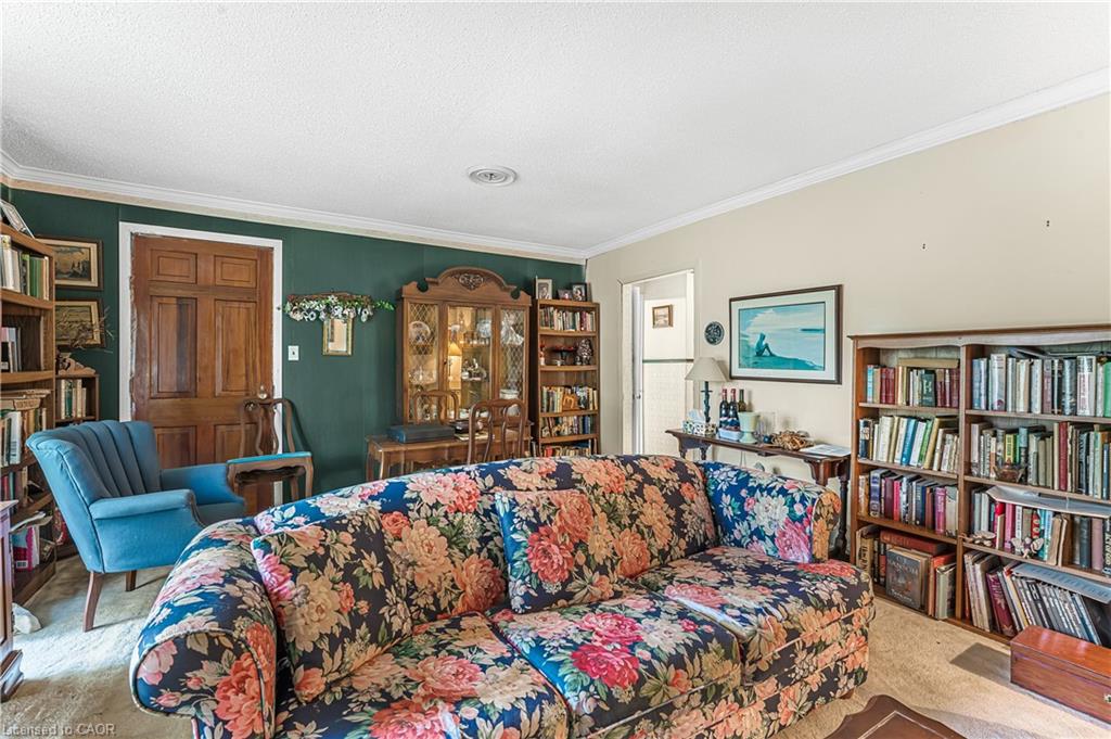 16 Wyckliffe Avenue Property Photo 8