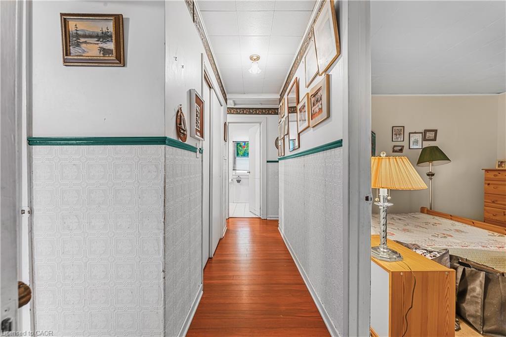 16 Wyckliffe Avenue Property Photo 9