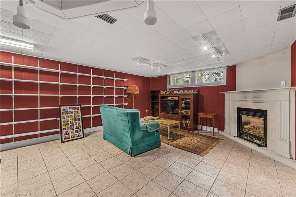 16 Wyckliffe Avenue Property Photo 16