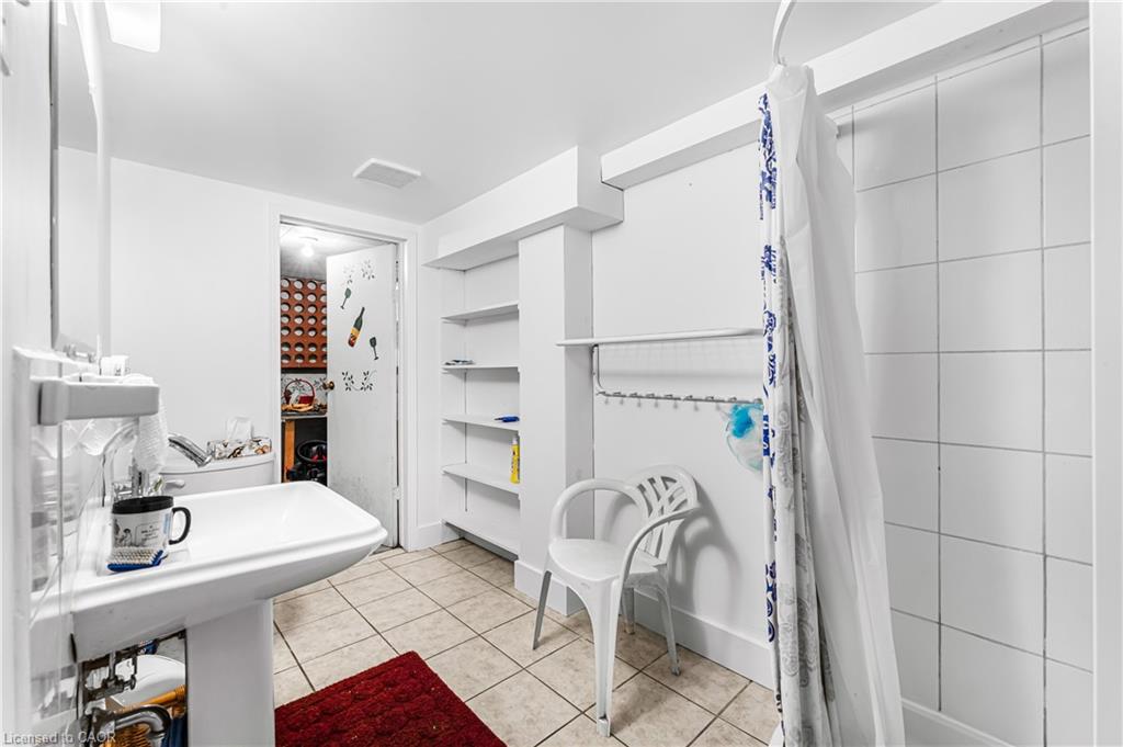 16 Wyckliffe Avenue Property Photo 17