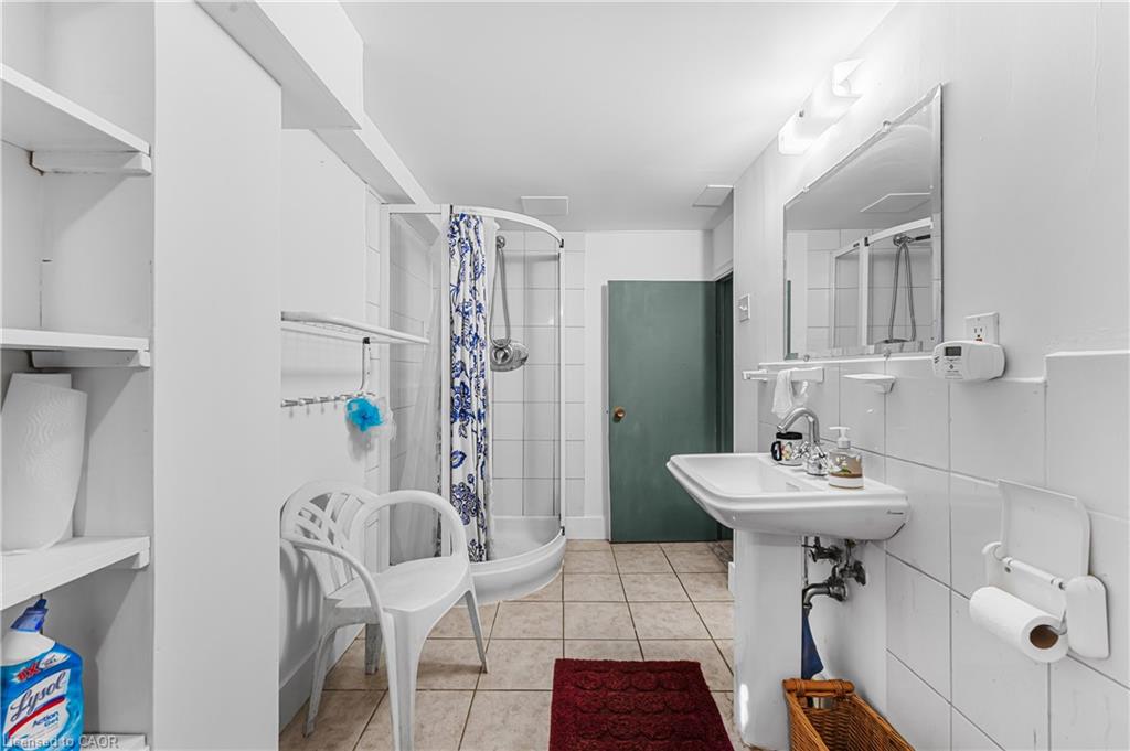 16 Wyckliffe Avenue Property Photo 18