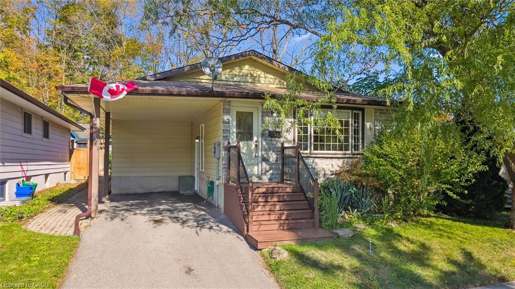 528 Fallingbrook Drive Property Photo 2