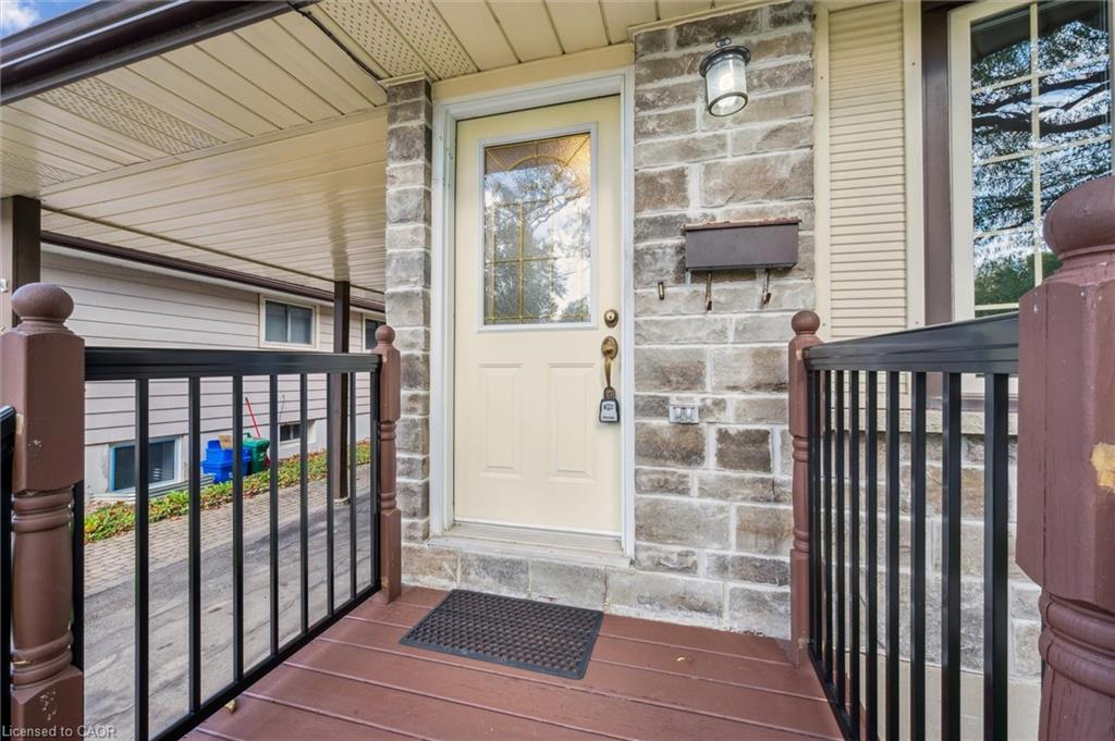 528 Fallingbrook Drive Property Photo 4