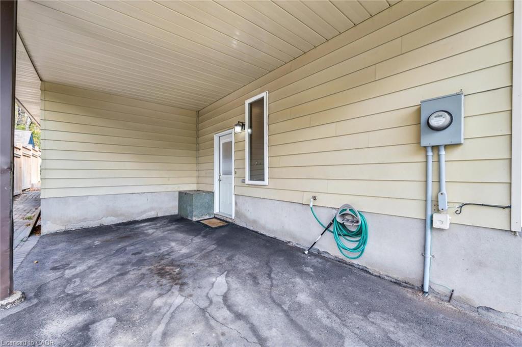 528 Fallingbrook Drive Property Photo 5