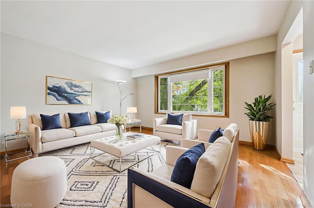 528 Fallingbrook Drive Property Photo 7