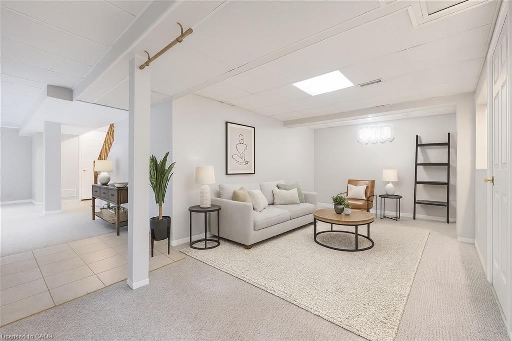 528 Fallingbrook Drive Property Photo 17