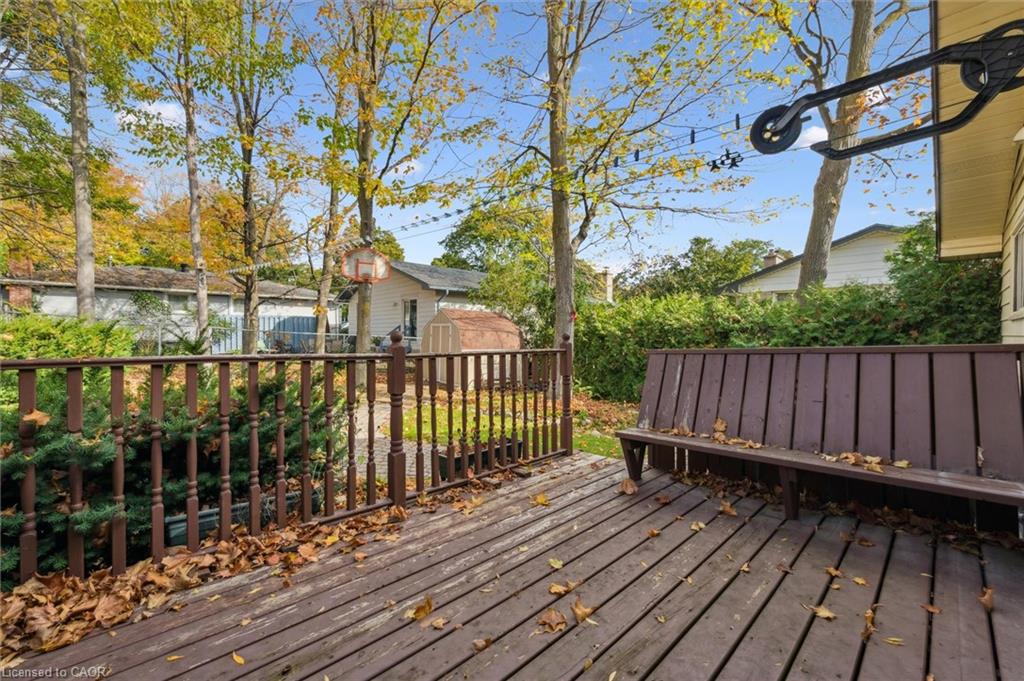 528 Fallingbrook Drive Property Photo 22