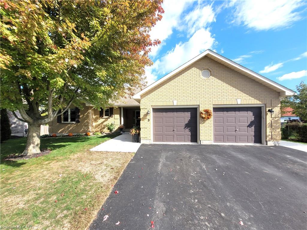 8 Simon Court Property Photo 1