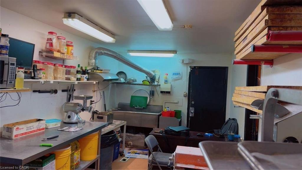 390 Courtland Avenue E Property Photo 11