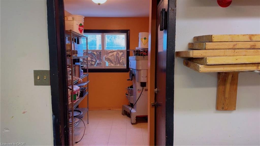 390 Courtland Avenue E Property Photo 13