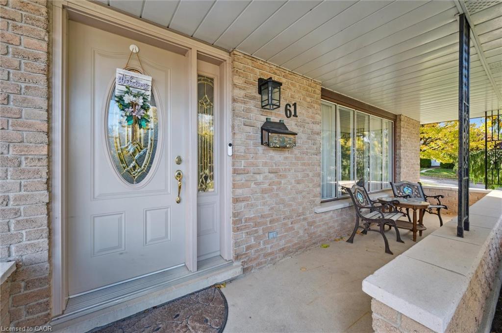 61 Sandsprings Crescent Property Photo 4