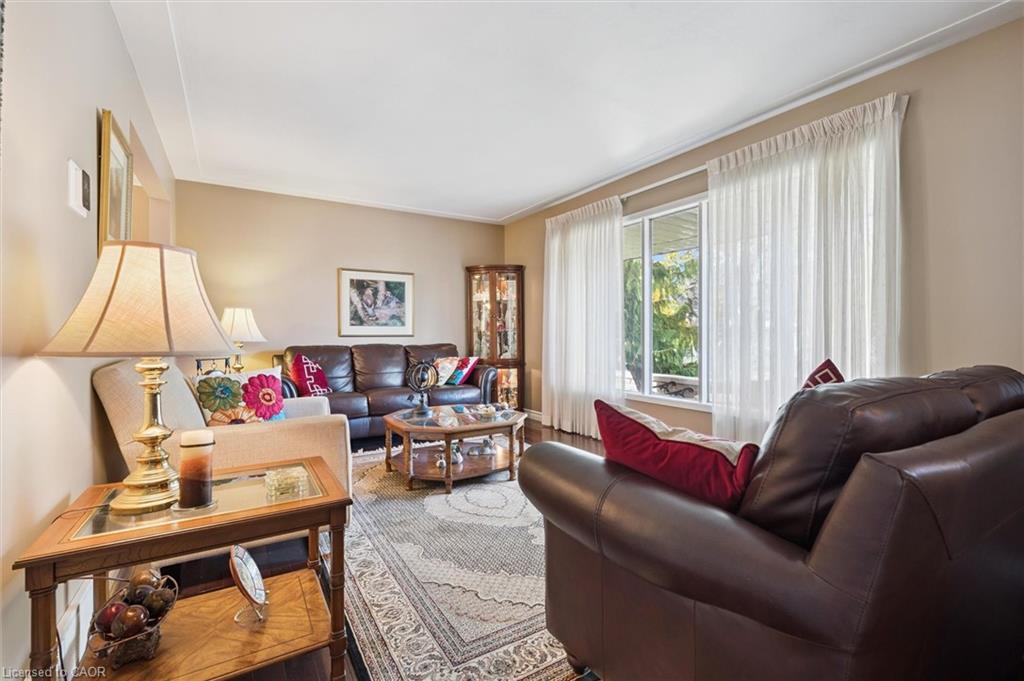 61 Sandsprings Crescent Property Photo 6