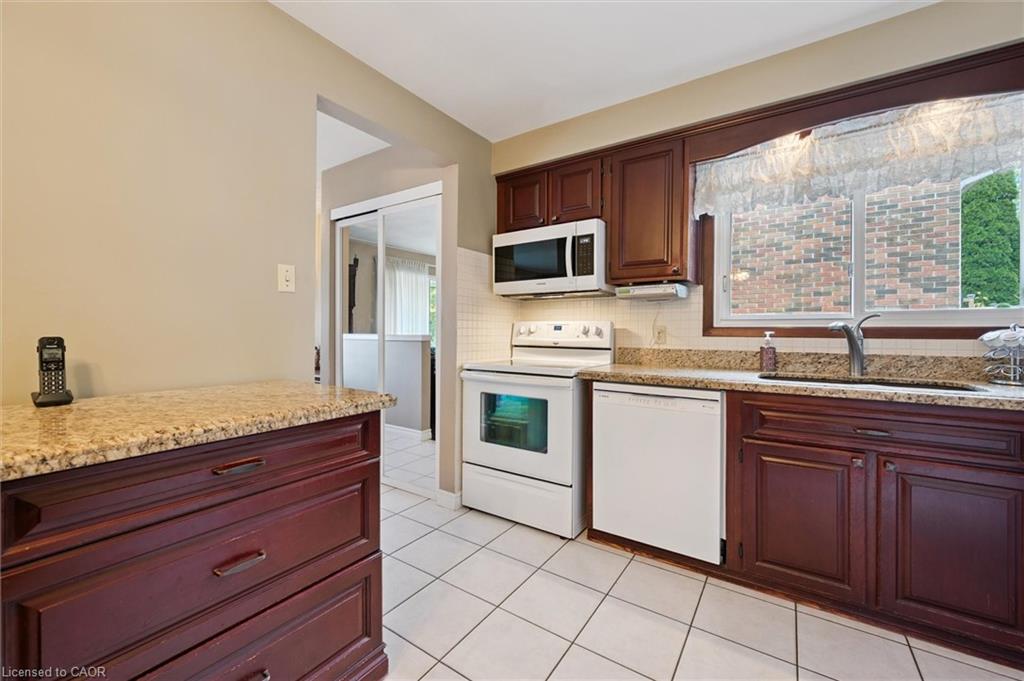 61 Sandsprings Crescent Property Photo 11