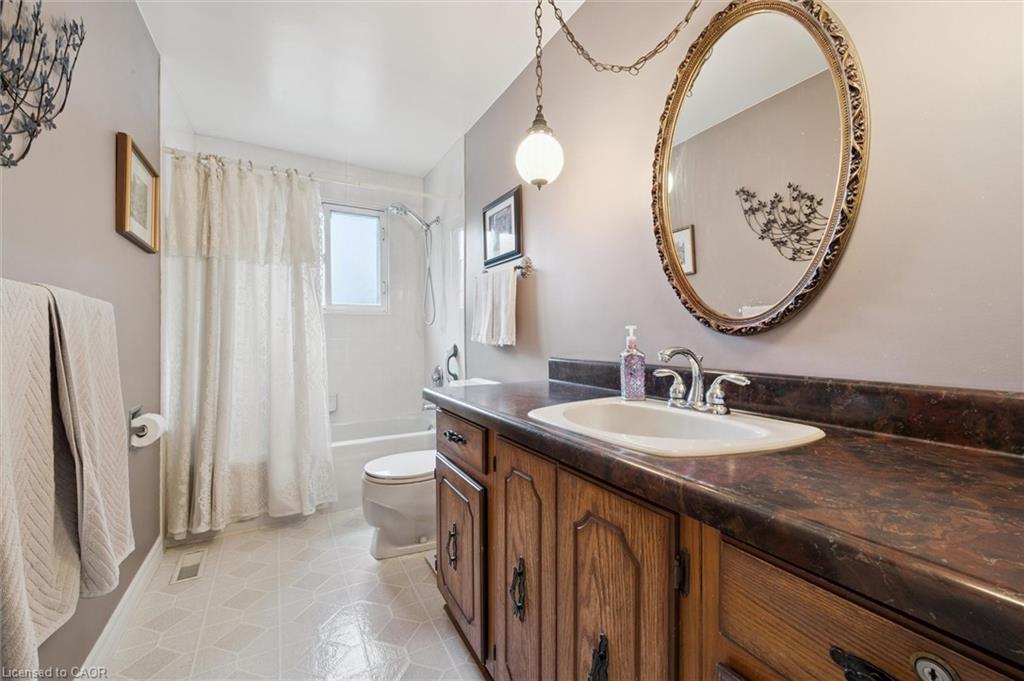 61 Sandsprings Crescent Property Photo 18