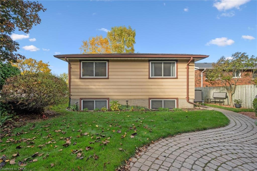 61 Sandsprings Crescent Property Photo 40