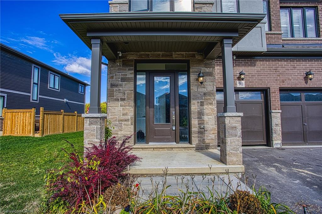 90 Spitfire Drive Property Photo 4