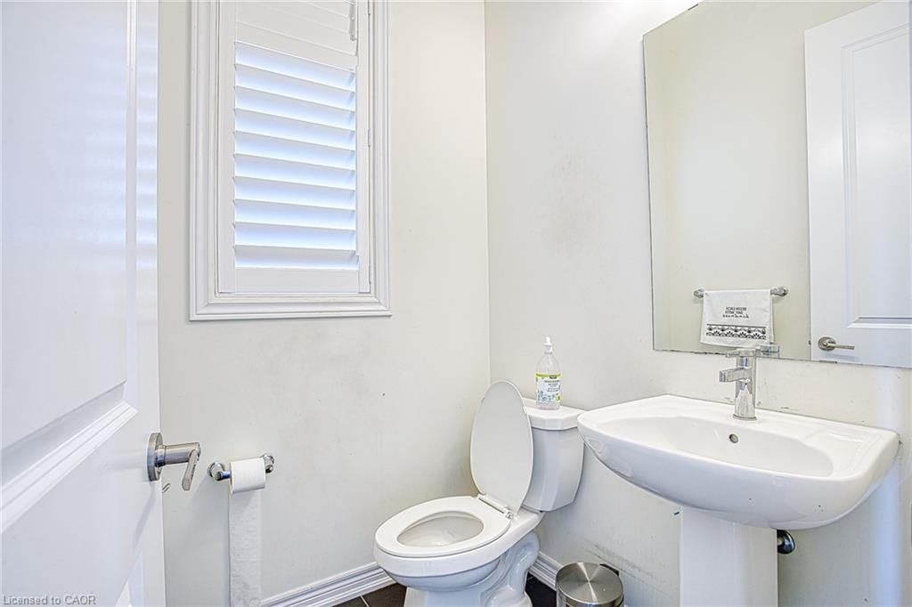 90 Spitfire Drive Property Photo 6