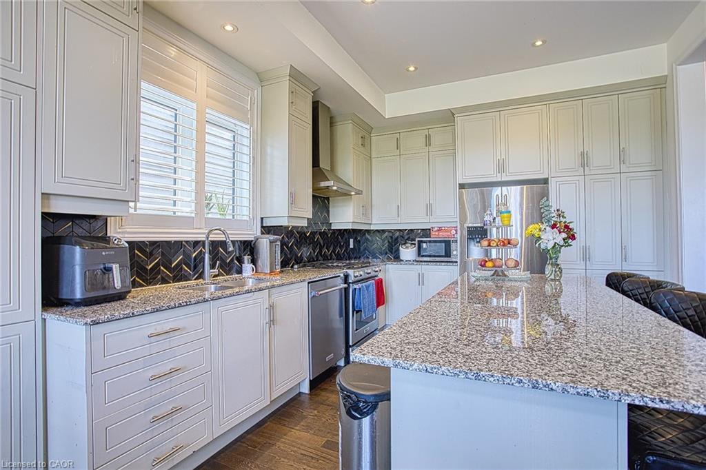 90 Spitfire Drive Property Photo 14